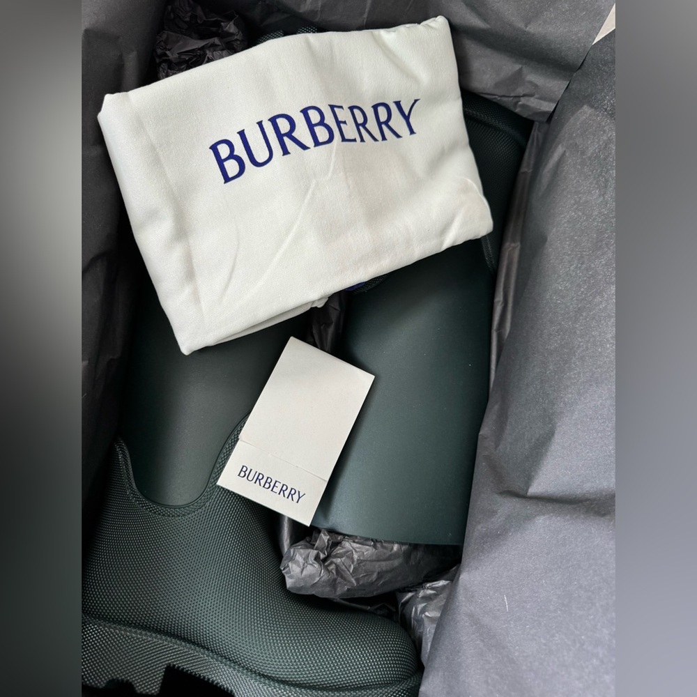 Burberry Marsh High Boots VINE